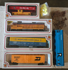 Vintage Bachmann HO Scale Electric Train  Railroad Cars  Caboose  Accessories