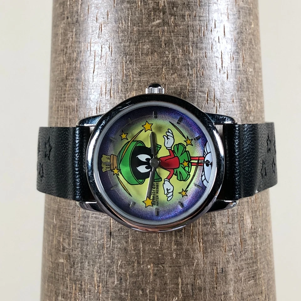 Reloj Armitron Mujer 2200/342 Marvin the Martian Dial Cuero Cuarzo 26mm 6 1/4" Foto 2 de 4