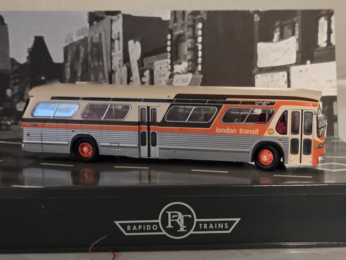 Rapido GM Fishbowl Transit Bus #138 London LTC 🇨🇦 1:87 Deluxe NIB Lights - Picture 5 of 10