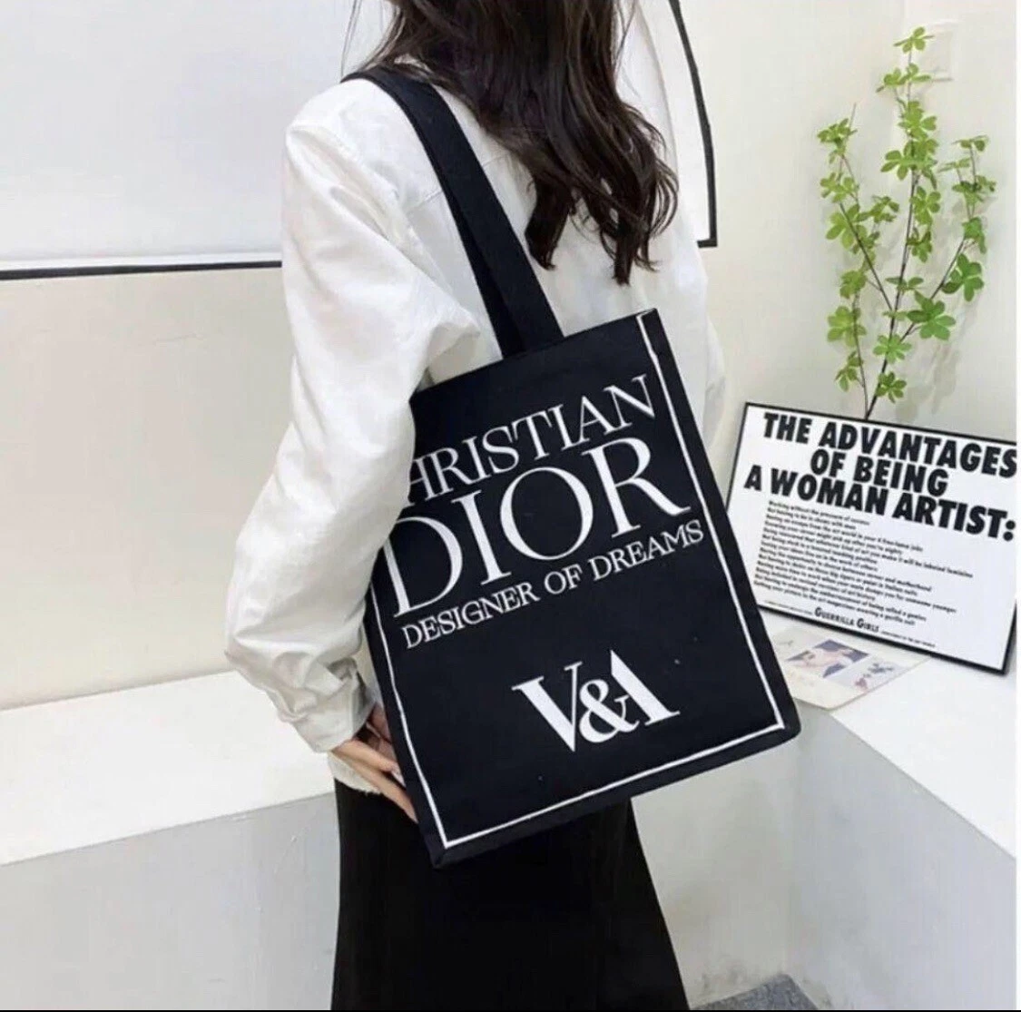 dior V A museum bag