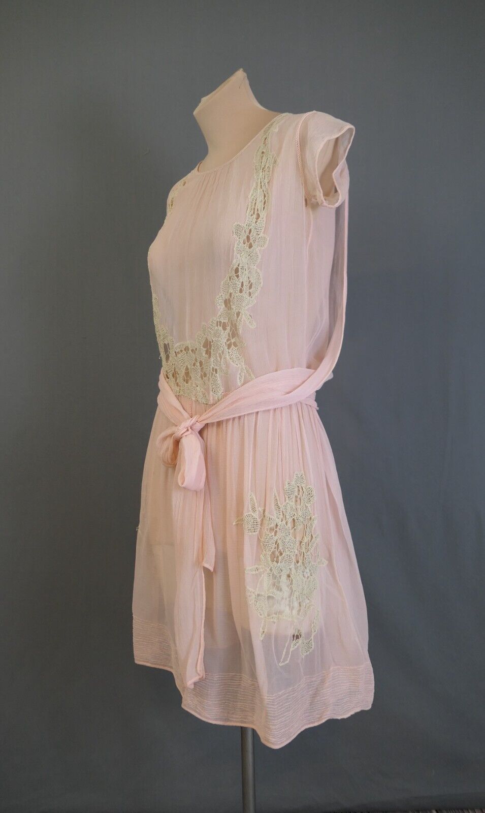 Vintage 1920s Sheer Pink Dress, Silk Crepe & Lace… - image 9