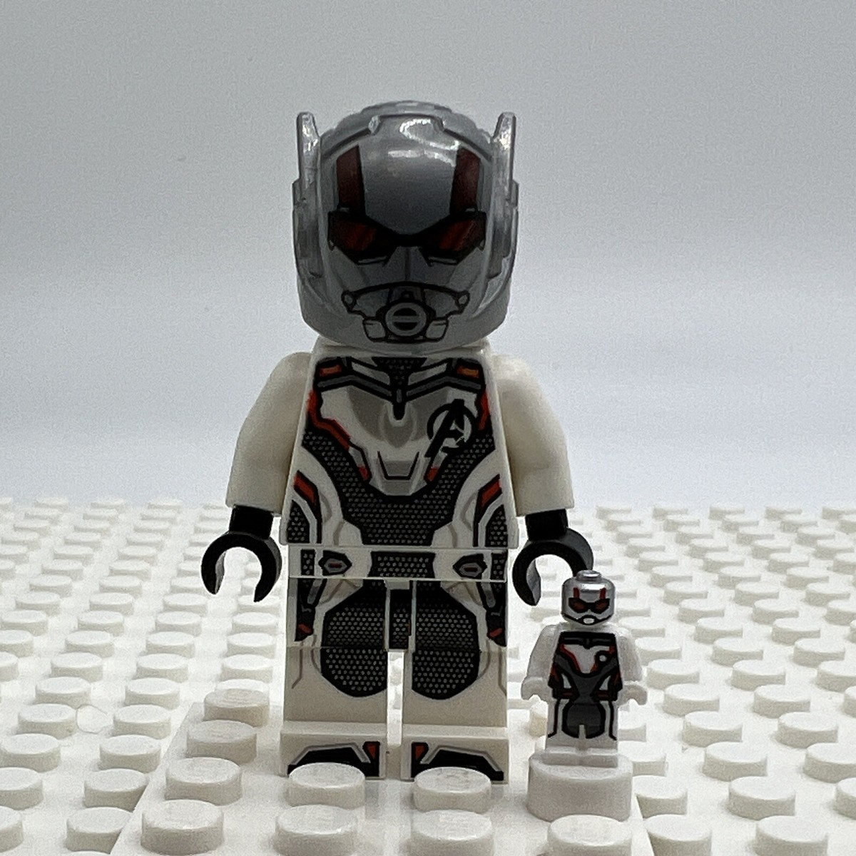 LEGO Ant-Man Minifigure White Jumpsuit Avengers 76124 sh563 W/ Micro Figure