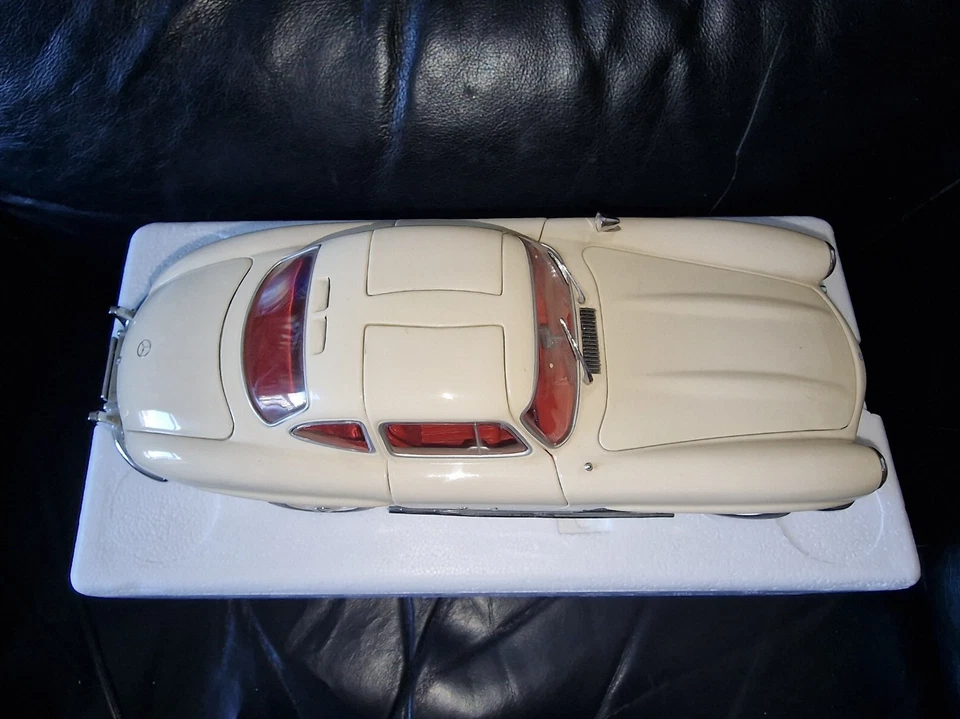MINICHAMPS 180 039002 Mercedes-Benz 300 SL 1954 Gulwing BLANCO ESCALA 1/18 Foto 4 de 4