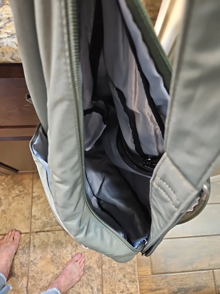 Bolso trasero saludable grande con muchos bolsillos verde Foto 3 de 4