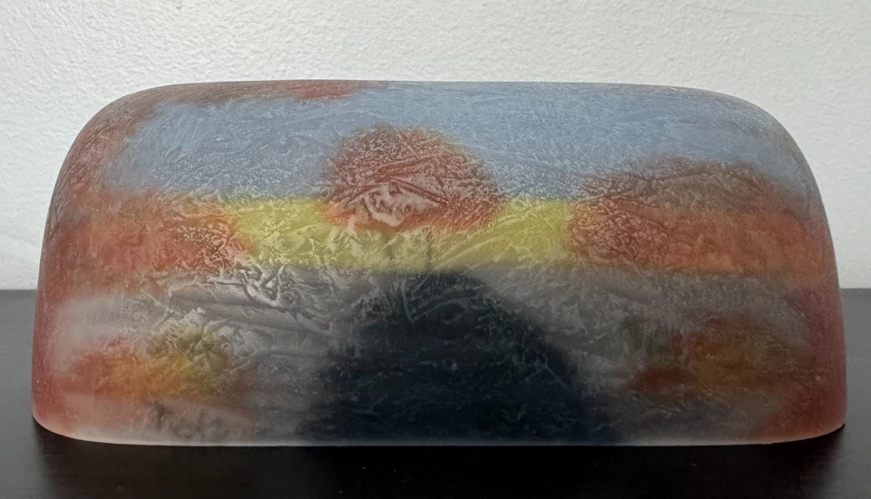 Pantalla de lámpara de vidrio de arte inverso pintada a mano por Ticky - Paisaje de otoño árboles lago Foto 2 de 4