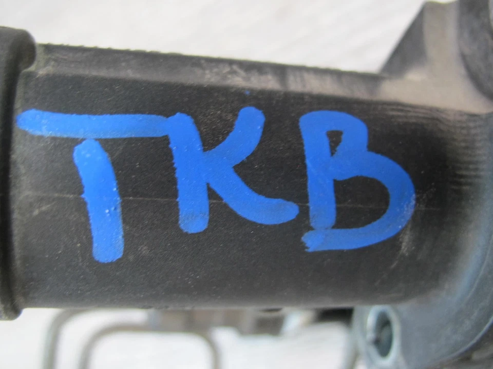 2008-2013 BMW E90 E91 E92 E93 M3 328i 335i SLAVE CLUTCH CYLINDER 6785964 - Image 2 of 4