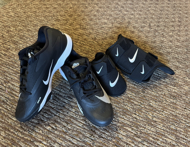 Nike Force Zoom Metal Baseball Cleats Black/White US 11 D w/ Shin & Elbow Guard