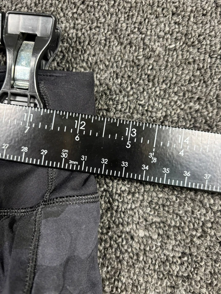 "Corto Lululemon Speed Up LR 2,5"" Forrado Negro Camuflaje Mujer Talla 0 Athleisure" Foto 4 de 4