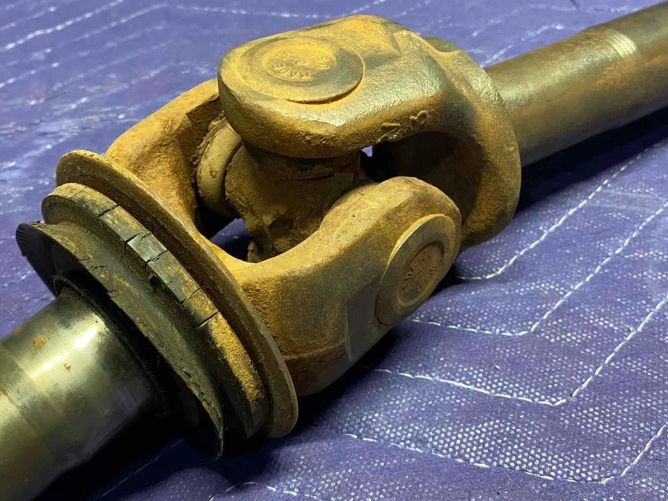 Camión Chevy GMC 73-80 Dana 44 montaje de eje lado derecho carrocería cuadrada K5 K10 K20 Foto 4 de 4