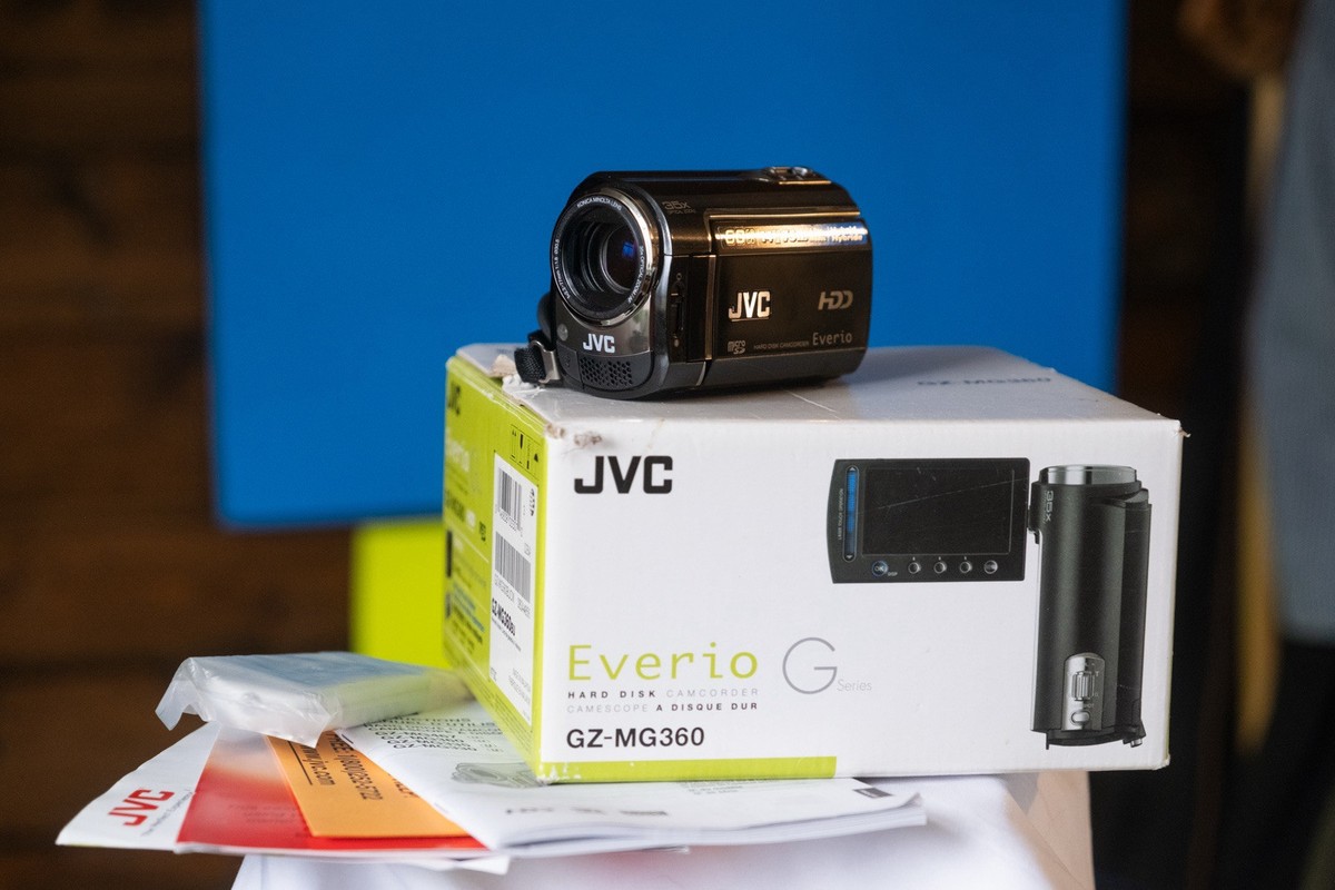 ビデオカメラ JVC Everio Hi-Vision Memory Movie JVC GZ-MG465 Everio 60GB Hard Disk Drive Camcorder GZ-MG465B B&H