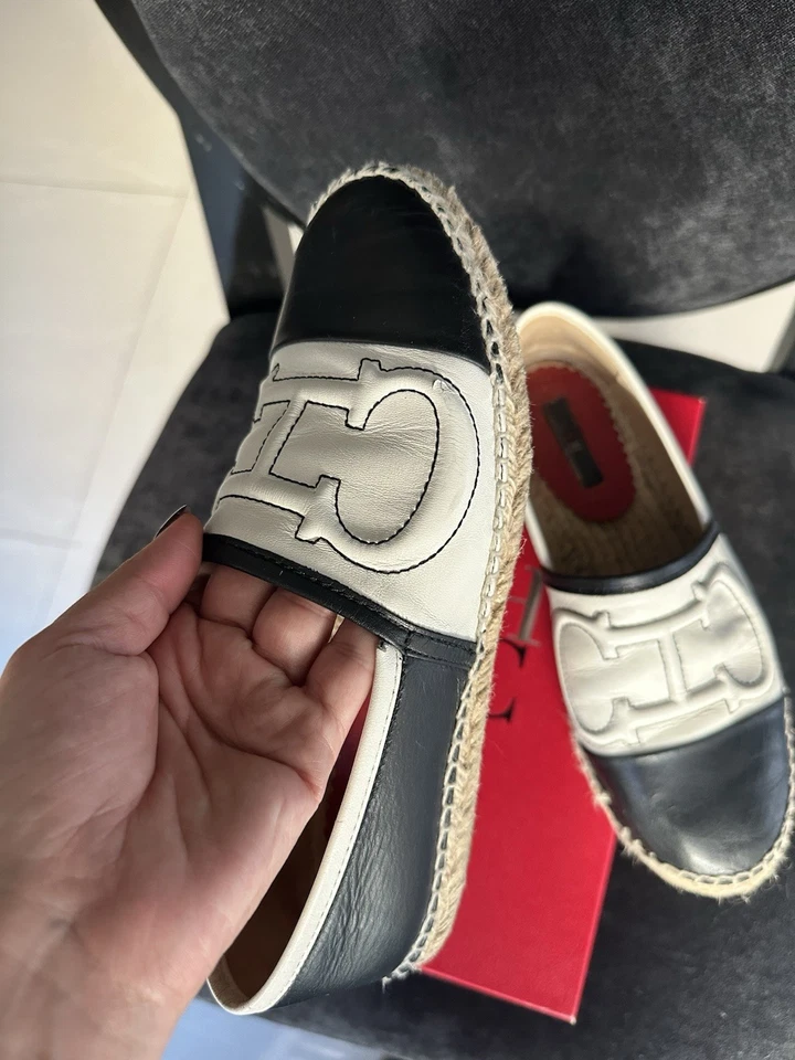 CH Carolina Herrera Initials Insignia Patent Leather Espadrilles Flats Size 37 - Image 2 of 4