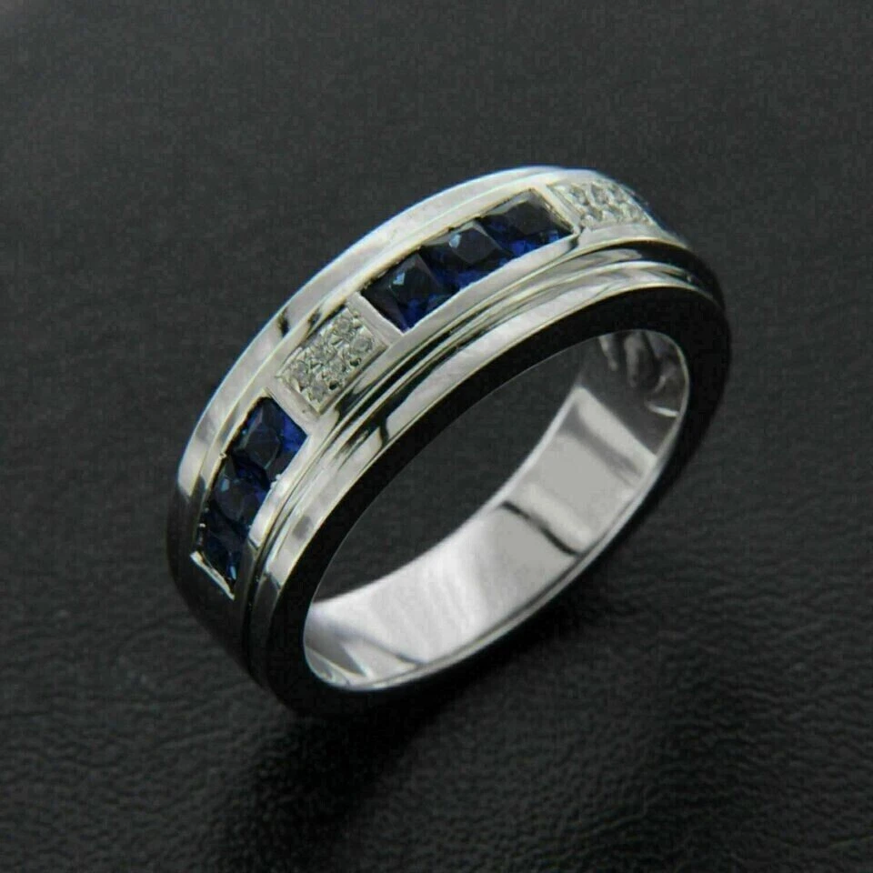 Anillo banda de zafiro azul creado en laboratorio corte princesa de 2 quilates enchapado en oro blanco de 14 k para hombre Foto 3 de 4