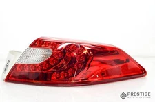 2011-2013 INFINITI M56 RIGHT/PASSENGER TAIL LAMP QUARTER MNTD OEM
