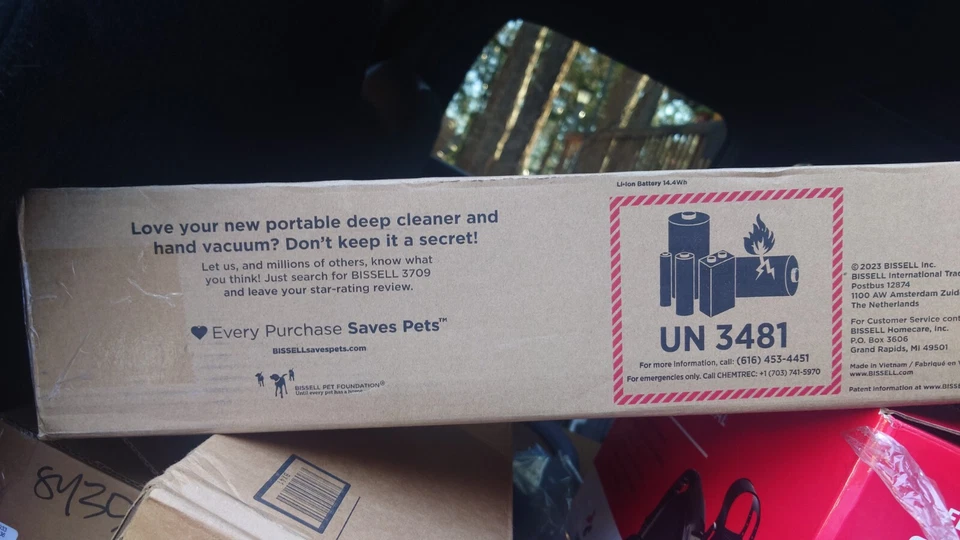 Bissell Pet Stain Eraser Deluxe~Cordless Carpet & Upholstery Cleaner NIB 2002Q - Image 2 of 2