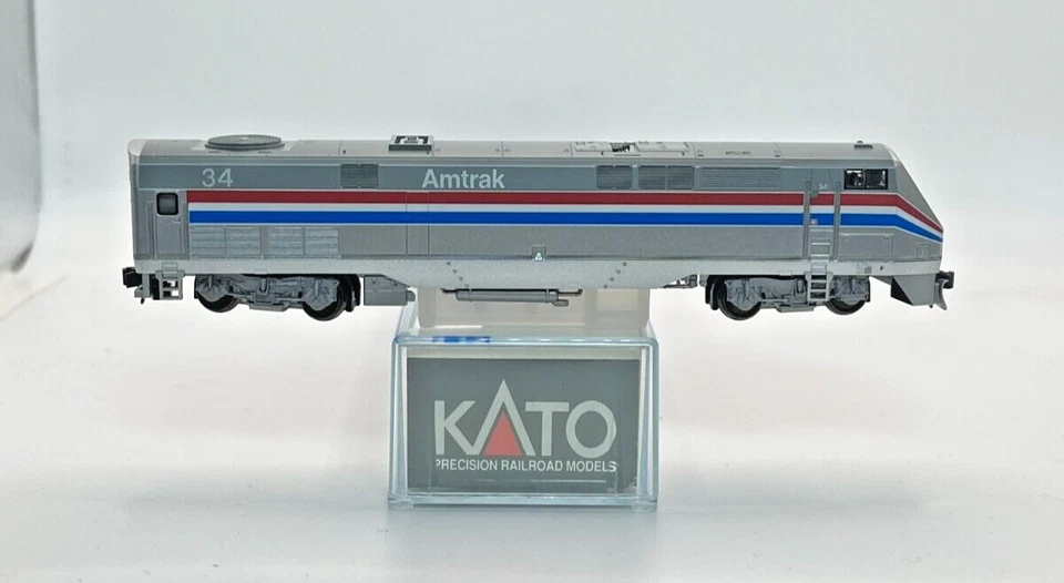 N Scale KATO #106-6101 P42 Amtrak Locomotive Set Phase 3 P42 #34 / P42 #94 - Image 3 of 4