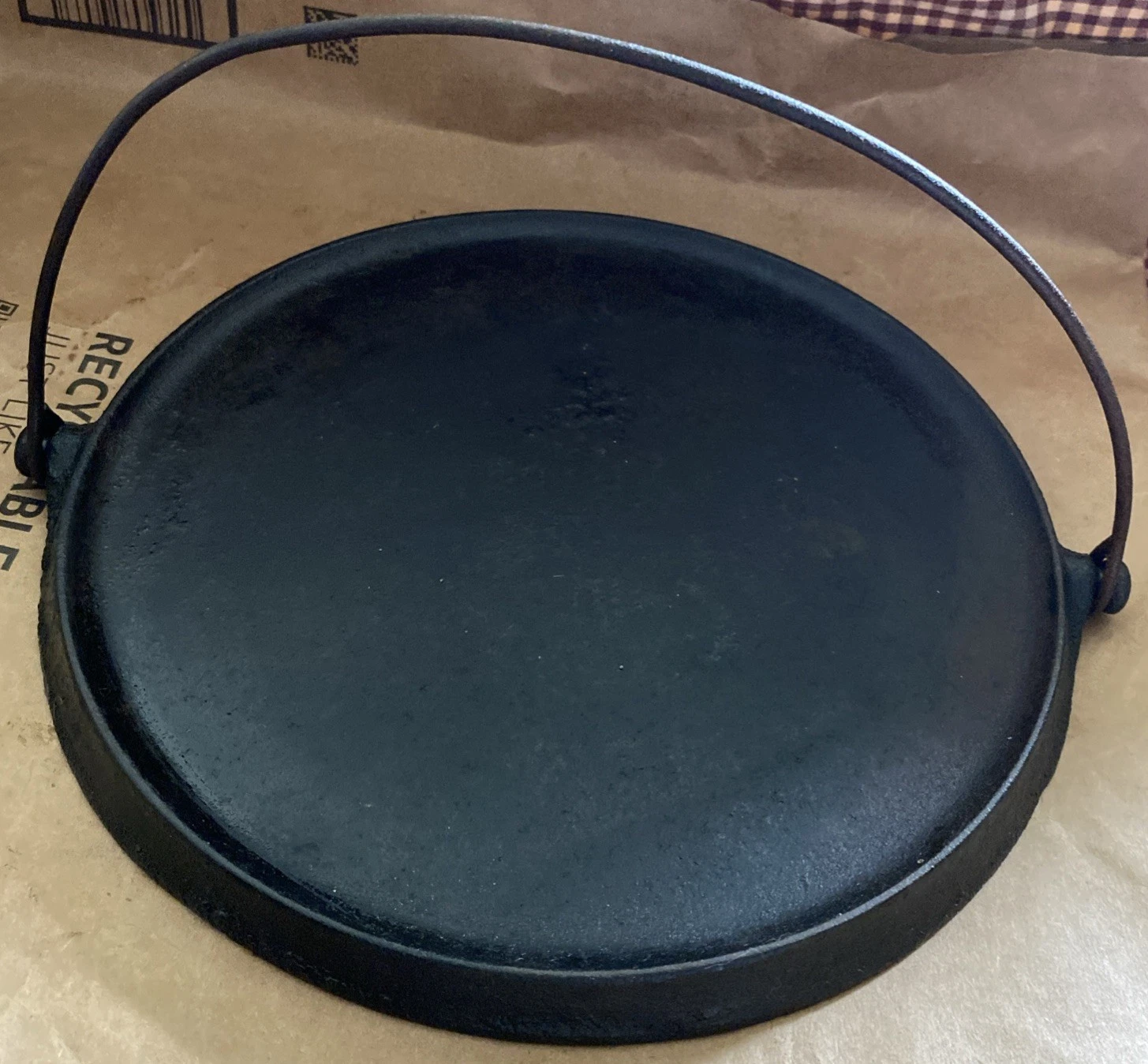 Pre Griswold Erie #10 Cast Iron Bailed Griddle