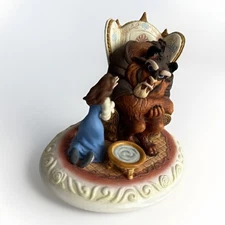 Disney Showcase Collection Beauty And The Beast - Belle Heals Beast - Olszewski