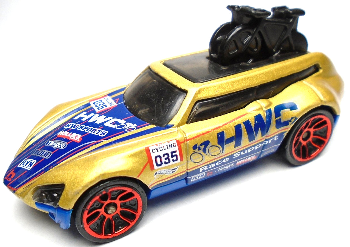 2018 HOT WHEELS HW SPORTS TOUR DE FAST HWC RACE SUPPORT #035 GOLD DIECAST 3" CAR