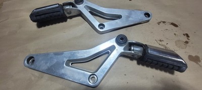 rear footpeg and bracket, honda magna v65, vf1100c, 1982 to 1985