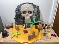 Playmobil Pirates 4443 Take Along Treasure Island Set. Incomplete plus extras