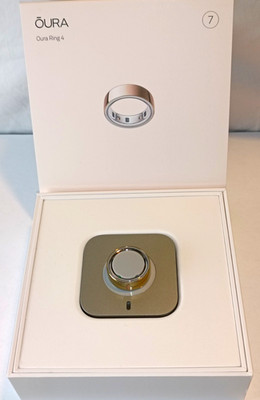 ŌURA Oura Ring 4 Activity Tracker Ring Größe 7 Roségold mit Ladestation