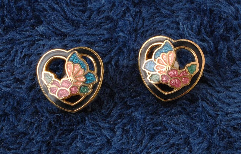 Art Deco Heart Enamel  earrings  1/2 "