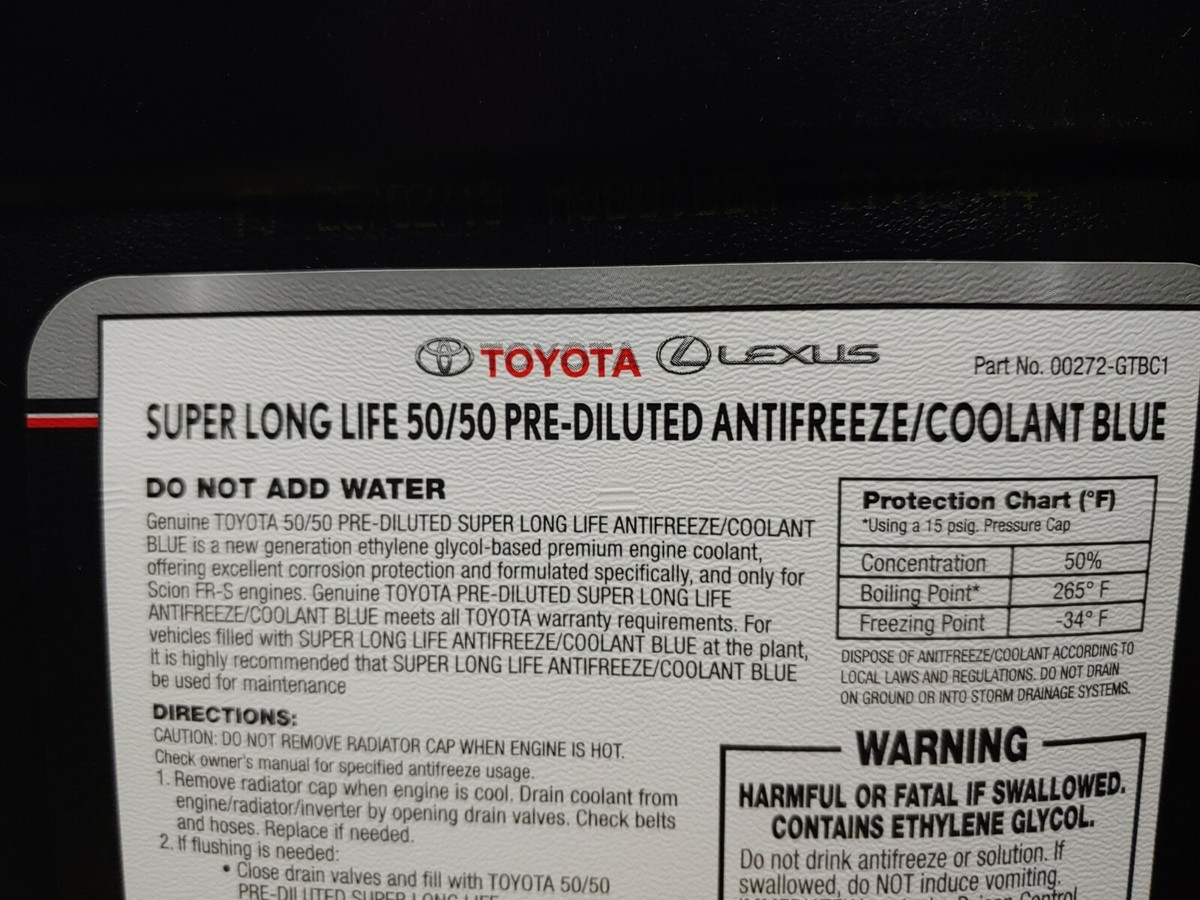 Genuine Toyota Super Long Life Blue Antifreeze Coolant 50/50 00272