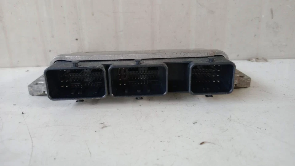 D4FD7 CENTRALINA MOTORE PER RENAULT Clio IV Sporter (13>18) 237103317R Benzina  - Immagine 4 di 4