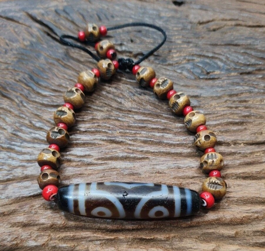 Pulsera de colección antigua de ágata tibetana indo del Himalaya, talla de cuentas de calavera Foto 2 de 4