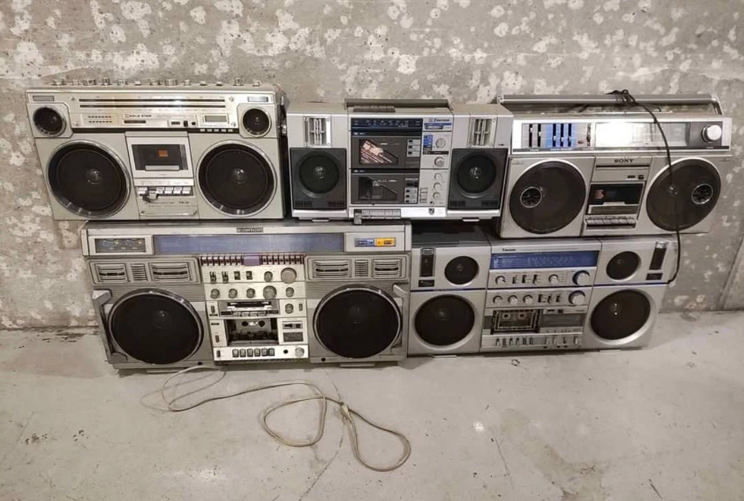 Vintage radio cassette player on blue background | Premium AI-generated