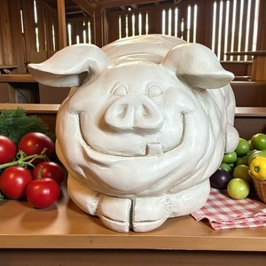 White Resin Smiling Toothy Pig 4"H x 6"W Farmhouse Country Figurine