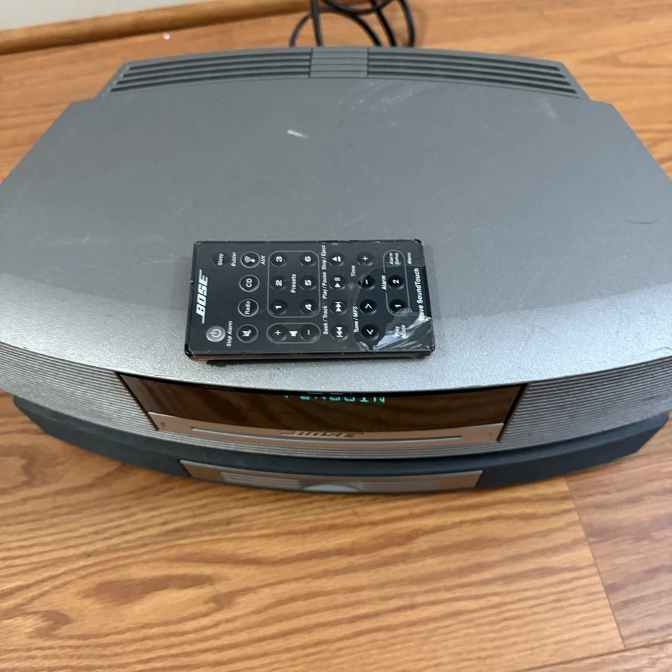 Bose Wave 音乐系统 III CD 调幅/调频收音机 带多 CD 更换器和遥控器读取 — 第 2/4 张图片