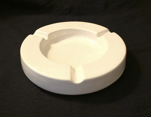 Vintage Haeger Pottery Ashtray #2023L Ivory Round 6" USA Mid-Century MCM