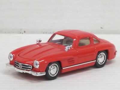 Mercedes-Benz 300 SL Coupé in rot innen beige ohne Box Solido 1:43 V.2