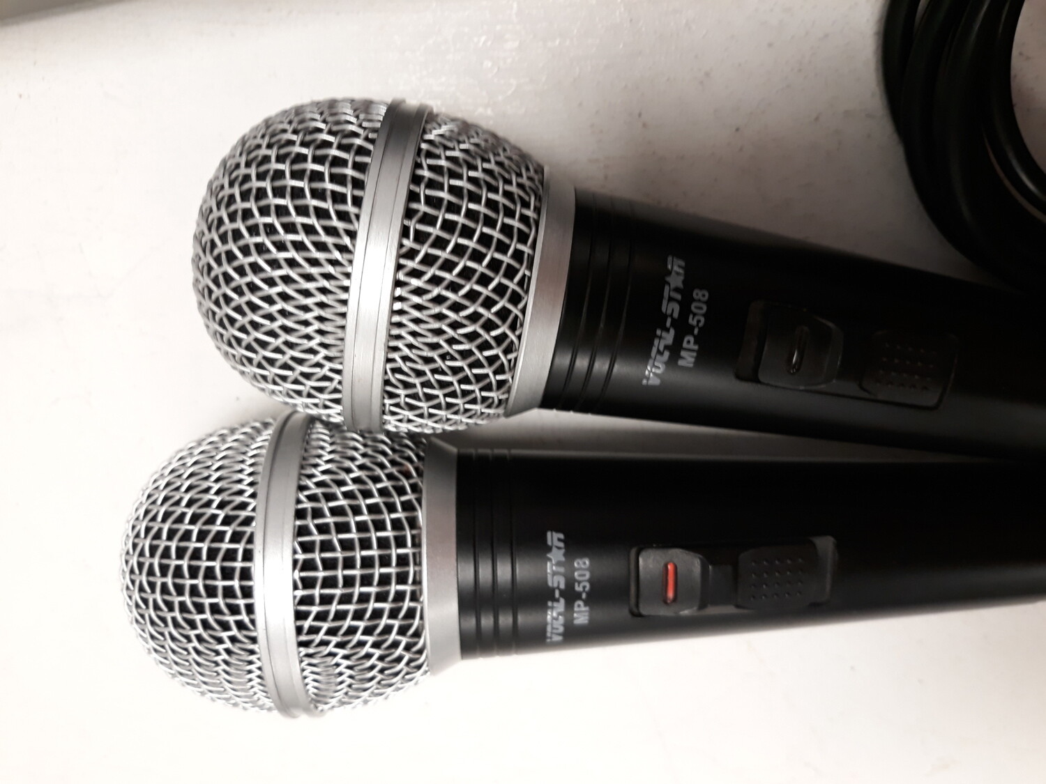 Vocal Star Karaoke Machine VS600 W/ Two Corded Mics & CD Discs 16x Hits