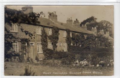 ROSE COTTAGES, BURTON JOYCE: Nottinghamshire postcard (C35093)
