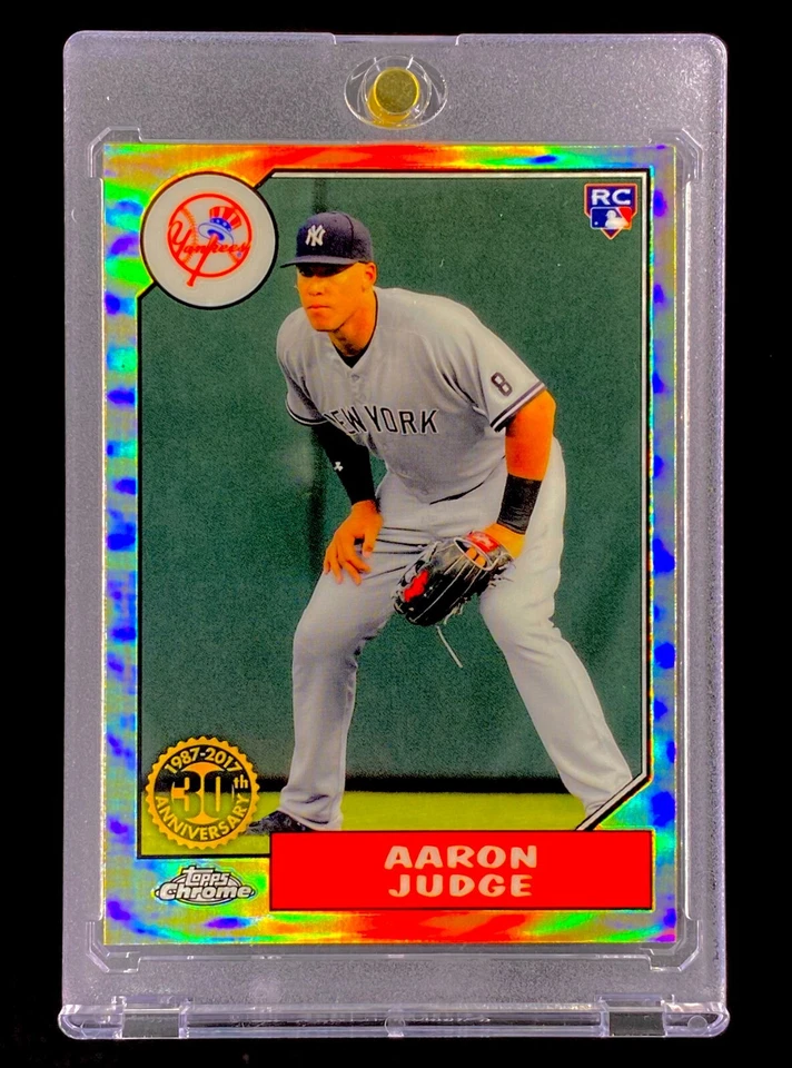 AARON JUDGE ROOKIE REFRACTOR SP Insert 2017 Topps Chrome Holo RC Card - YANKEES - Image 2 of 4