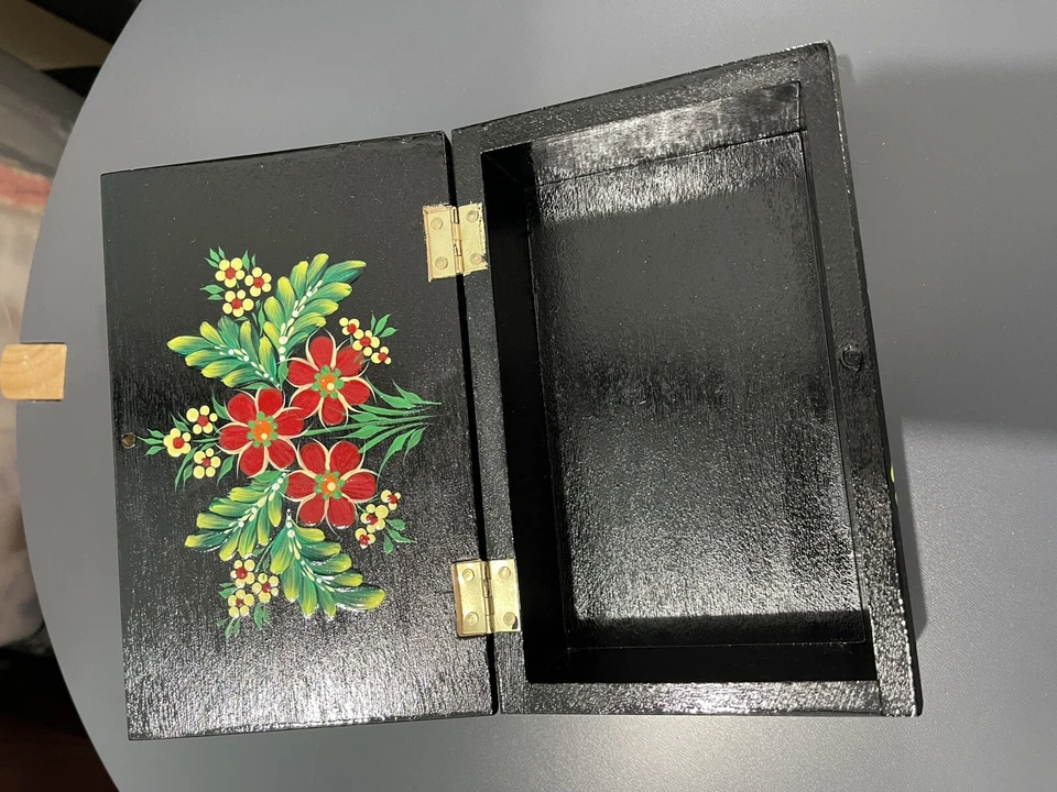 Ukraine Ukrainian Trinket Petrykivka Wooden Handpainted Traditional Floral box - Image 4 of 4