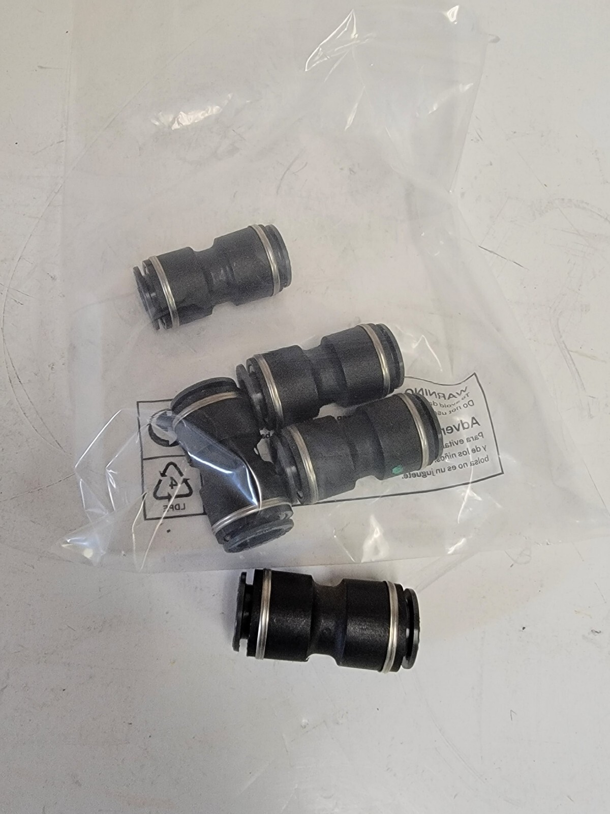 SMC STRAIGHT UNION FITTING. KV2H13-00. AQ62-8-8. 1/2"x1/2". LOT OF 5.