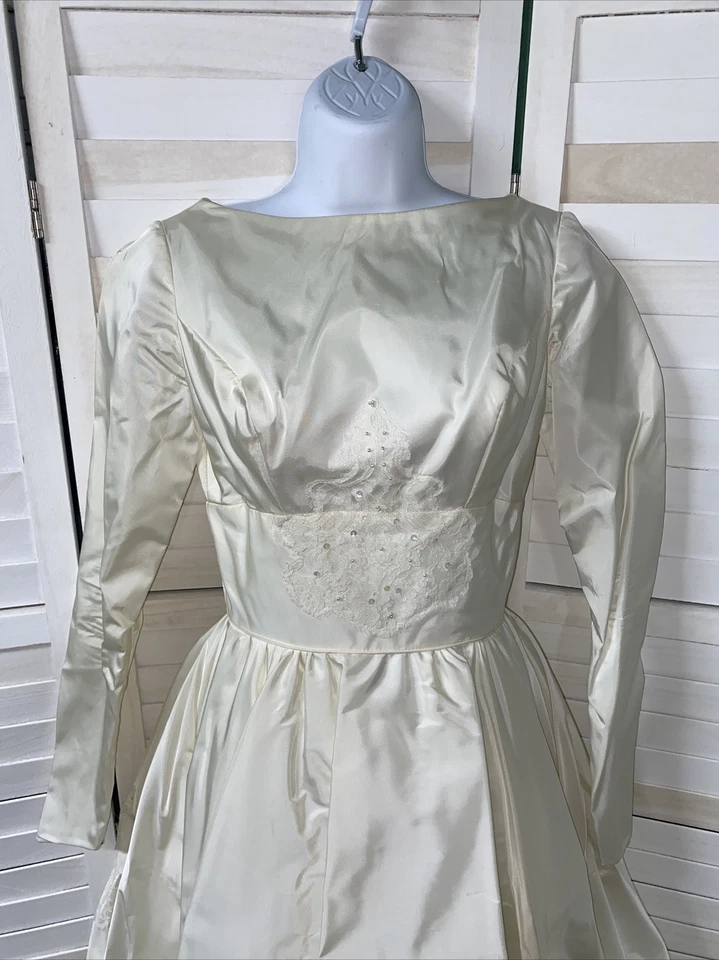 Vintage 50's Off White Tiered Taffeta Lace Wedding Dress Gown Small Union Made - Image 2 of 4