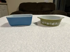 Lot of 2 Vintage Pyrex Blue Refrigerator Dish #502-8 & Crazy Daisy Green #471