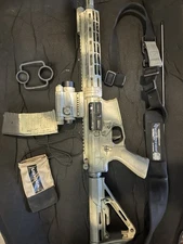 AIRSOFT M4 Style Rifle with Red Dot Sight Flashlight Magazine Battery Included