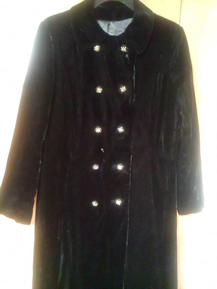 Maxi Abrigo Terciopelo Talla 6 Negro Ajustado Vacaciones Invierno Estrás Botones Foto 2 de 4