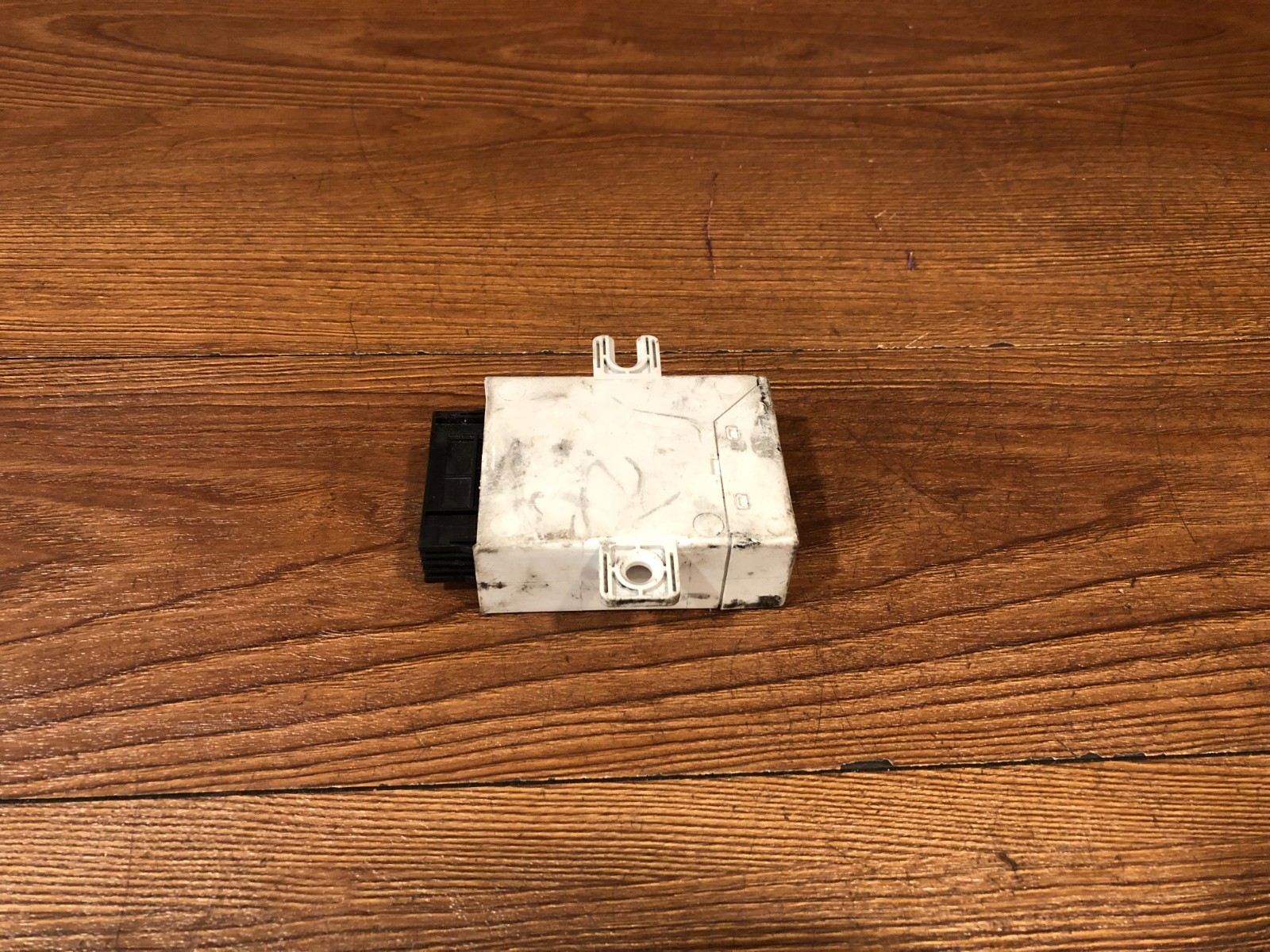 2004-2006 VW PHAETON TPMS TIRE PRESSURE MONITOR SENSOR CONTROL MODULE UNIT OEM