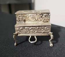 Raro Antico Tedesco 800 Argento Miniatura Giropetto Tavolo Tabacchiera a Sbalzo