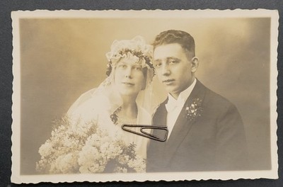 Foto Portrait Wk2 Hochzeit Braut Pößneck Thüringen 1928 Mann Blumen Postkarte Ak