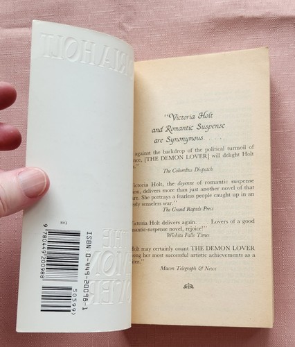 The Demon Lover by Victoria Holt, 1982, Paperback - Picture 2 of 13