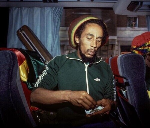 10 x Bob Marley Unsigned 10" x 8" Photos - Jamaican singer and songwriter #2 - Picture 10 of 10