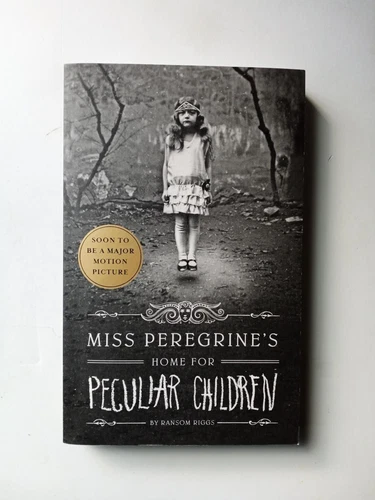Miss Peregrine's Home for Peculiar Children - Ransom Riggs 1st Paperback Edition