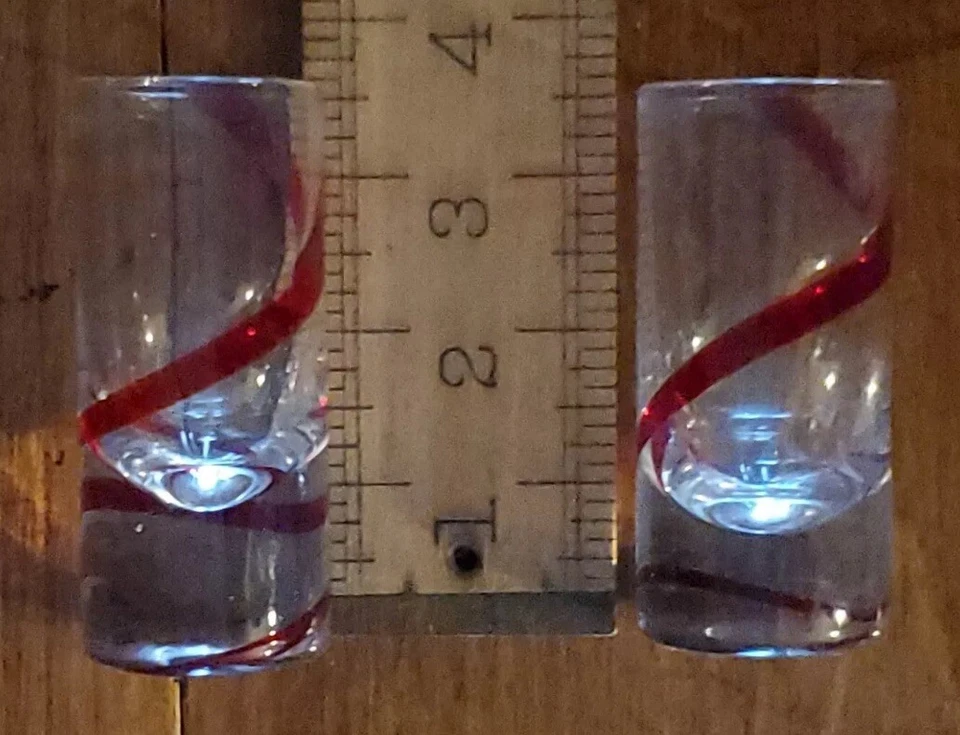 2 vasos Swirline Tavern, muelle rojo rubí 1 vaso grande para 2 oz. cada Foto 2 de 4